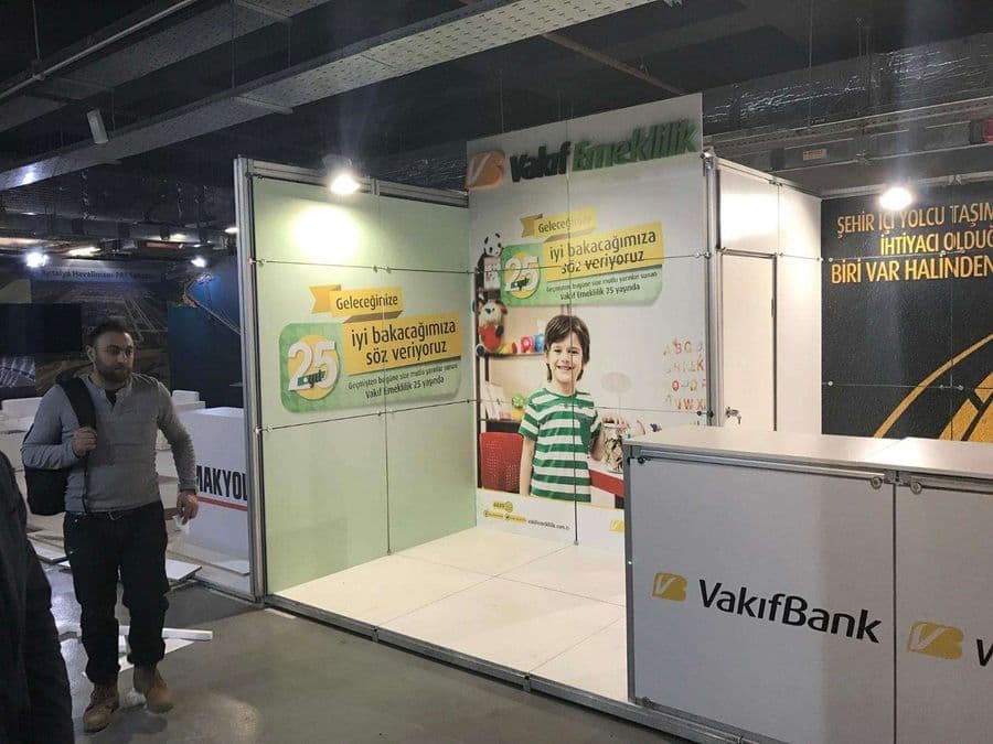 VakıfBank'ın ürünlerini tanıttığı fuar standı.